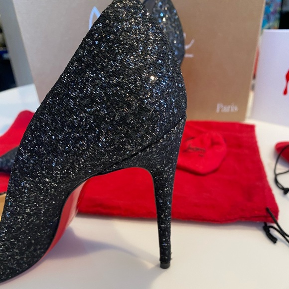 Christian Louboutin’s size 38, fits like a 7 1/2. Not for white feet. - Picture 4 of 5